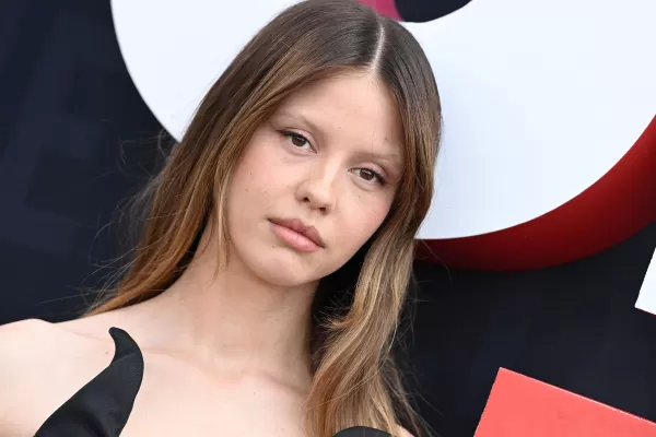 Mia Goth เข้าร่วมกับ Star Wars: Starfighter ในฐานะ Villain, Ryan Gosling ร่วมแสดง